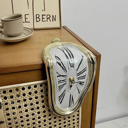 DALI Melting Clock - Domotech Services